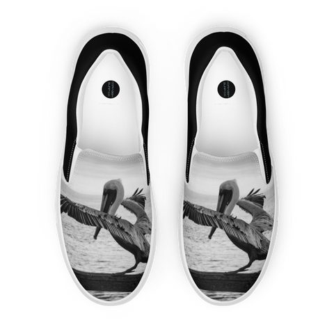 Pelican on a Pier Men’s slip-on canvas shoes